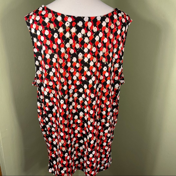 22/24 Soft by Avenue sleeveless blouse - Picture 6 of 10